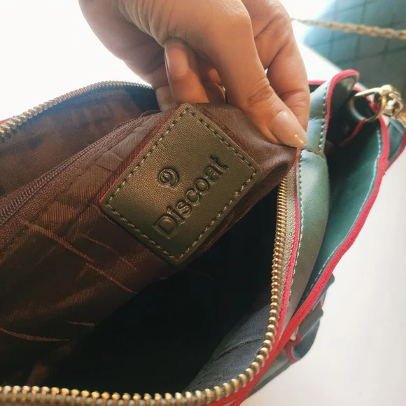 Authentic Discoat bag dark polo green colour heavy quality plus very unique look - Picture 8 of 12